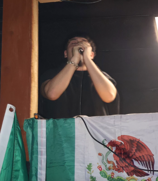 GUEROOOO on the mic